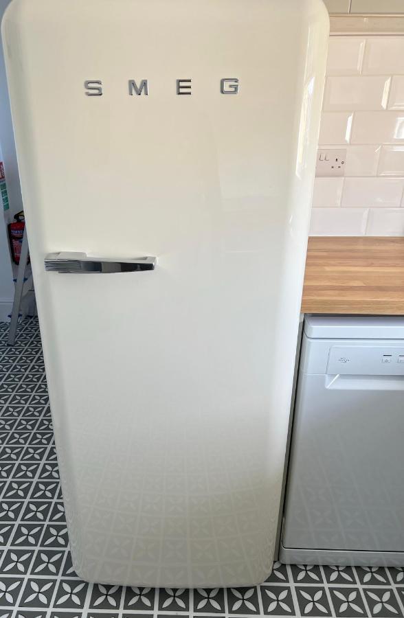 1 Bed / 1 Sofa Bed 'Scandi' Style Ground Floor Apartment Yeovil Eksteriør billede